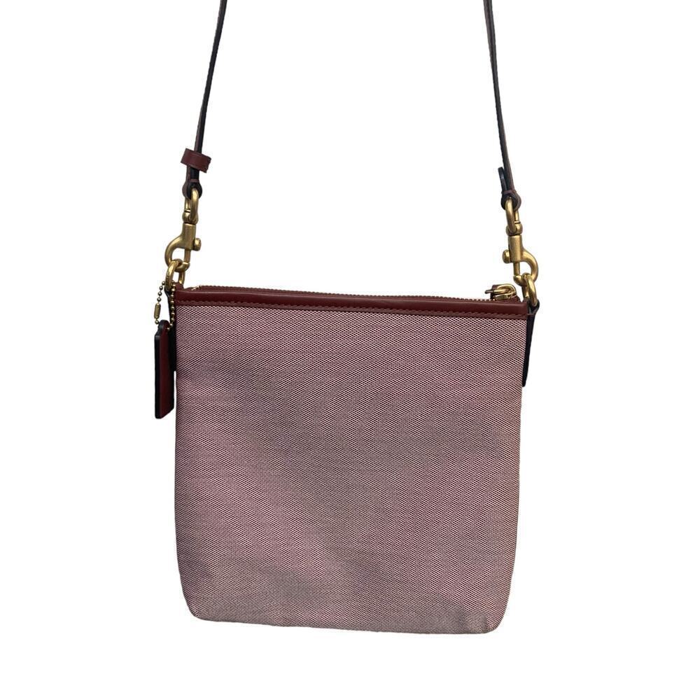 Coach Badge Jacquard Knit Crossbody‎ in Wine - Picture 3 of 6